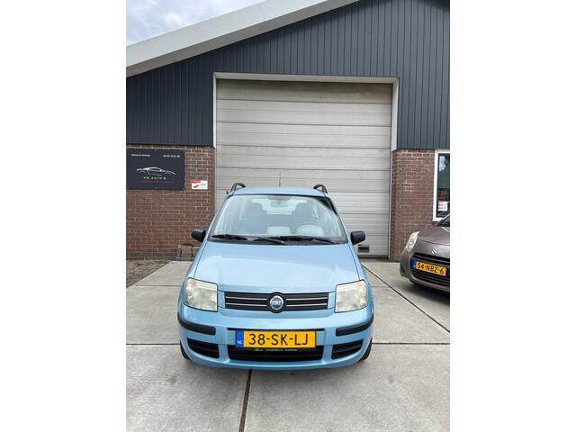 Fiat Panda 1.2 Navigator NEW APK / NAP KM / ELECT PAKKET / HOGE INSTAP / LAGE KM STAND / BOEKJES COMPLEET