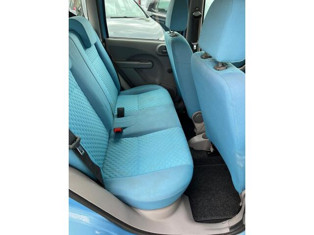 Fiat Panda 1.2 Navigator NEW APK / NAP KM / ELECT PAKKET / HOGE INSTAP / LAGE KM STAND / BOEKJES COMPLEET
