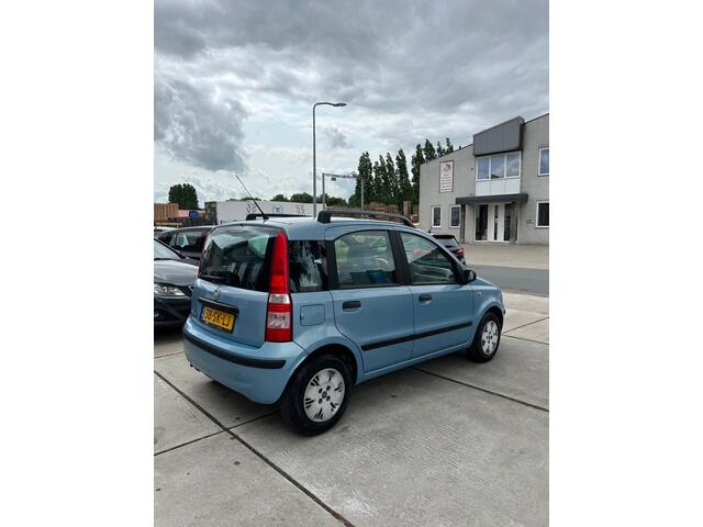 Fiat Panda 1.2 Navigator NEW APK / NAP KM / ELECT PAKKET / HOGE INSTAP / LAGE KM STAND / BOEKJES COMPLEET