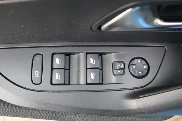 Peugeot 2008 1.2 PT ACTIVE PACK 130PK AUTOMAAT|APPLE CARPLAY|DEALERONDERHOUDEN