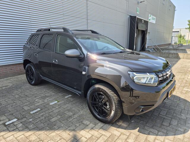 Dacia Duster 1.3 TCe 150 Journey ,airco,parkeersensoren, cruise,rondom camera,trekhaak,navigatie,stoelverwarming,
