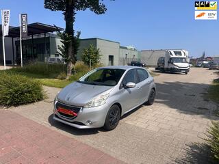 PEUGEOT 208 1.2 VTi Envy