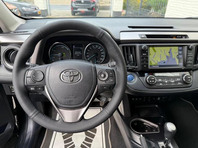 Toyota RAV4 2.5 Hybrid Dynamic Sport/ 1e Eigenaar/ Navi/ Elec Achterklep/ Camera/ Afnb Trekhaak/ Stuur+ Stoelverwarming/ ECC