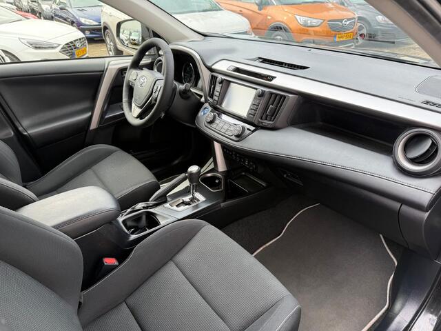 Toyota RAV4 2.5 Hybrid Dynamic Sport/ 1e Eigenaar/ Navi/ Elec Achterklep/ Camera/ Afnb Trekhaak/ Stuur+ Stoelverwarming/ ECC