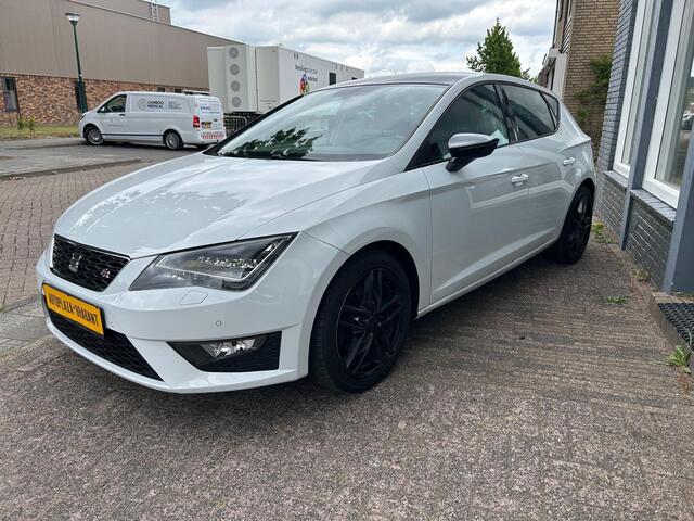 Seat Leon 1.4 TSI FR / NAVI / XENON / PDC / STOELVW