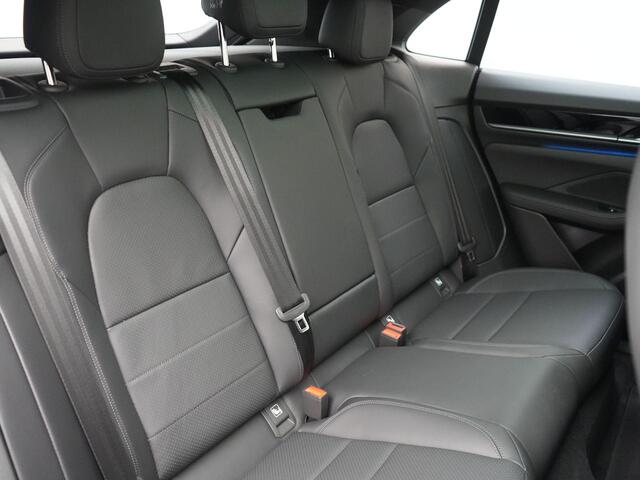 Porsche Macan 4