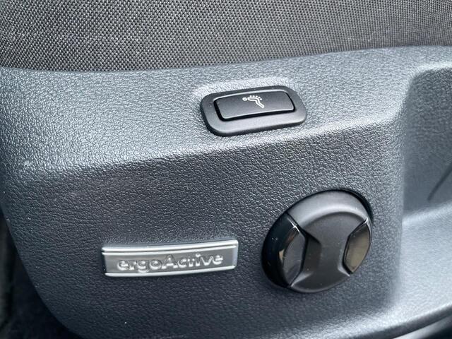 Volkswagen Golf 1.0 TSI Comfortline Business|APK01-2027|NAP|MASSAGESTOEL|DAB|ACC|
