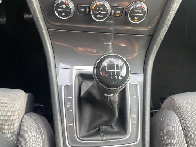 Volkswagen Golf 1.0 TSI Comfortline Business|APK01-2027|NAP|MASSAGESTOEL|DAB|ACC|