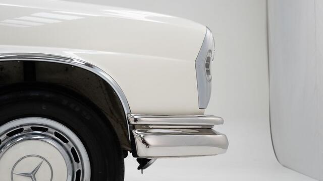 Mercedes-Benz 280 