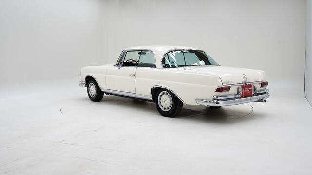 Mercedes-Benz 280 