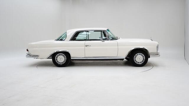 Mercedes-Benz 280 