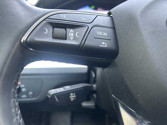 Audi Q5 50 TFSI e Advanced edition PHEV | luchtvering| digitaal dash | trekhaak | verwarmde stoelen |