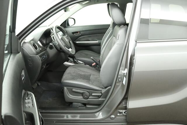 Suzuki Vitara 1.5 Hybrid Style | Climate control | Cruise control adaptive | Navigatie | Camera | Apple carplay, Android auto | Keyless entry | Stoelverwarmi