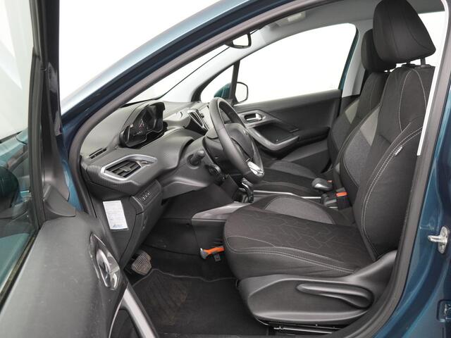Peugeot 2008 1.2 PureTech Active Automaat - Navigatie - Trekhaak - Cruise Control
