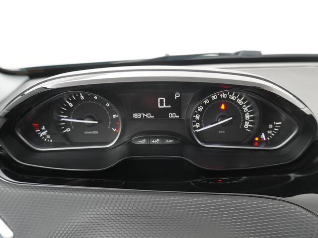 Peugeot 2008 1.2 PureTech Active Automaat - Navigatie - Trekhaak - Cruise Control
