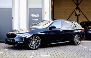 BMW 5-SERIE Touring 530i M-Pakket | Panoramadak | Memory | Head-Up | A.Camera | Sfeerverlichting | Adaptive LED | BOMVOLL!!