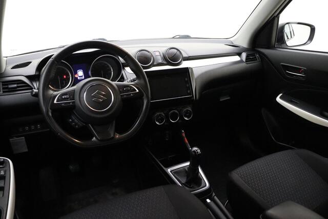 Suzuki Swift 1.2 Stijl Smart Hybrid 90pk | Navigatie | Climate Control | Camera | Lichtmetalen Velgen | Cruise Control Adaptief | Stoelverwarming | 1e Eigena