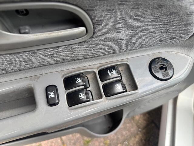 KIA RIO 1.5 LS met let op origineel 100.000 km nap stuurbekrachtiging leuke auto met leuke km stand