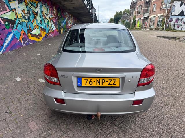 KIA RIO 1.5 LS met let op origineel 100.000 km nap stuurbekrachtiging leuke auto met leuke km stand