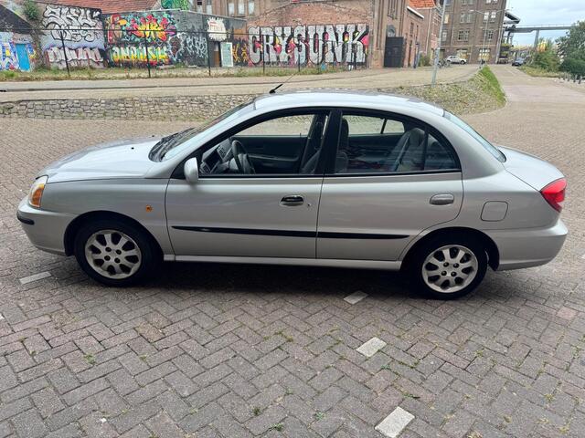 KIA RIO 1.5 LS met let op origineel 100.000 km nap stuurbekrachtiging leuke auto met leuke km stand