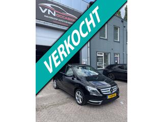 MERCEDES-BENZ B-KLASSE 180 CDI Edition AUT PANO NAP
