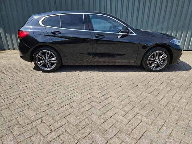 BMW 1-Serie 118i Business Sport Edition Automaat Navi Led lmv