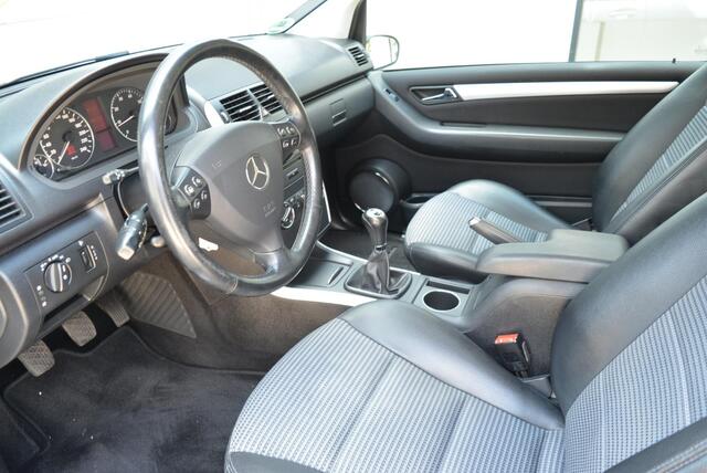 Mercedes-Benz A-Klasse 170 Avantgarde | Leder | PDC | Stoelverwarming | Airco.