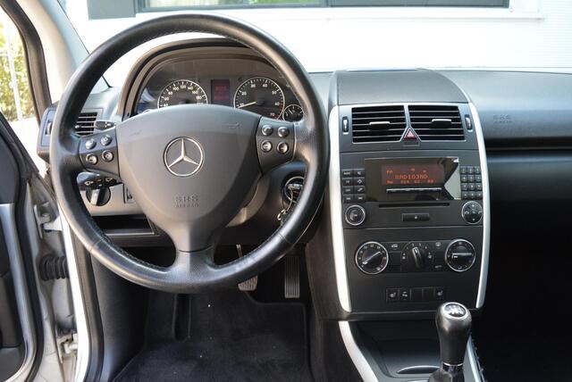 Mercedes-Benz A-Klasse 170 Avantgarde | Leder | PDC | Stoelverwarming | Airco.