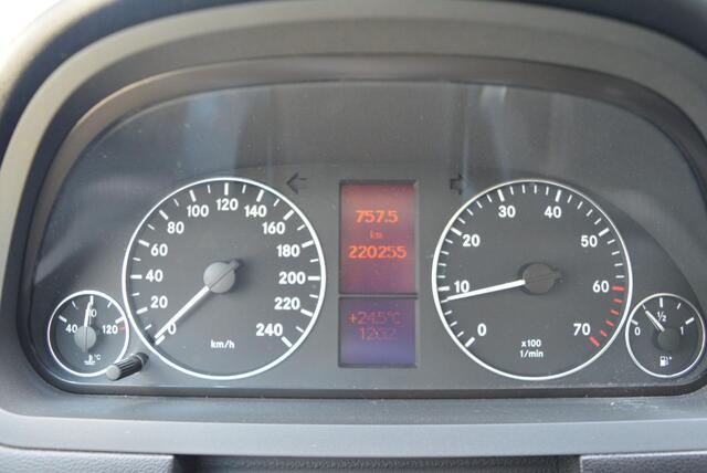 Mercedes-Benz A-Klasse 170 Avantgarde | Leder | PDC | Stoelverwarming | Airco.