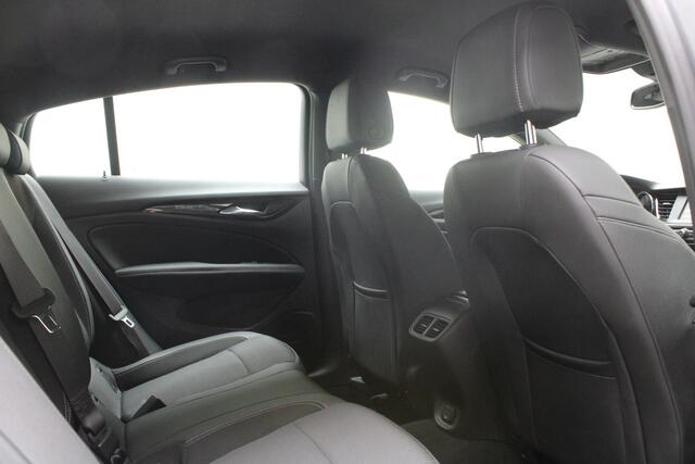Opel Insignia Gr Sport 1.5 T Business Executive | Automaat | PDC v&a | Luxe AGR Stoelen / Carplay / Keyless Entry