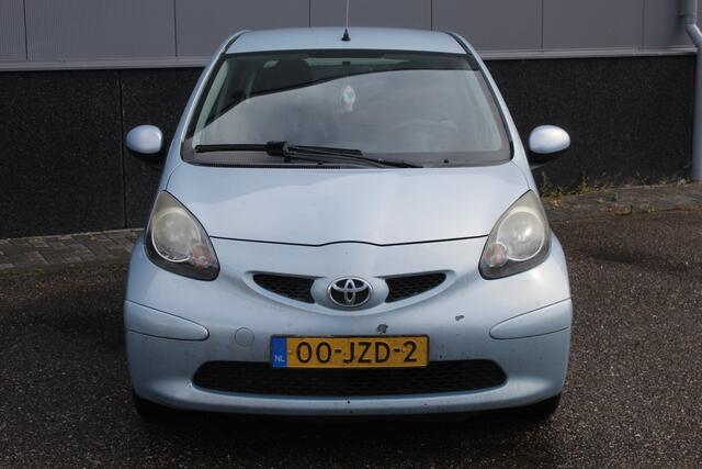 Toyota Aygo 1.0-12V Meeneemprijs /Airco/Toerenteller/Radio-CD speler/Elektrische ramen.