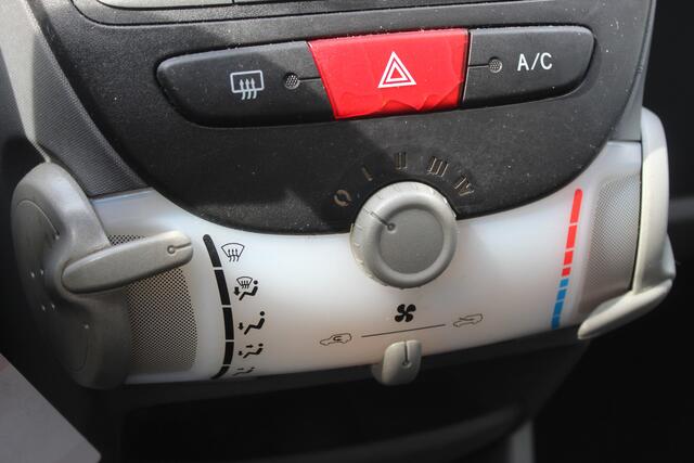 Toyota Aygo 1.0-12V Meeneemprijs /Airco/Toerenteller/Radio-CD speler/Elektrische ramen.