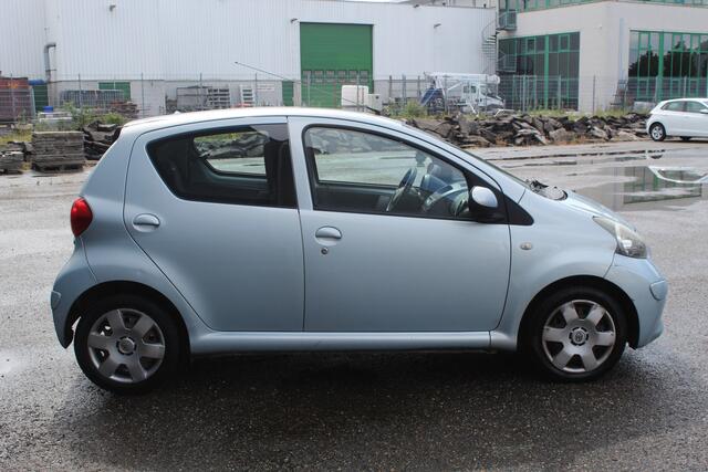 Toyota Aygo 1.0-12V Meeneemprijs /Airco/Toerenteller/Radio-CD speler/Elektrische ramen.