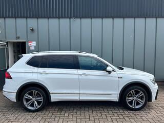 VOLKSWAGEN TIGUAN 2.0 TDI R-Line Automaat //APK//NAP//Airco//Navi//Cruise//Pano//Schuifkantel//Trekhaak//PDC//