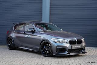BMW 1-SERIE M140i xDrive | Schuifdak | HK | Camera | Mosselman | OPF delete | H&R verlaagd | Stuurverwarming | Alcantara | 5-deurs