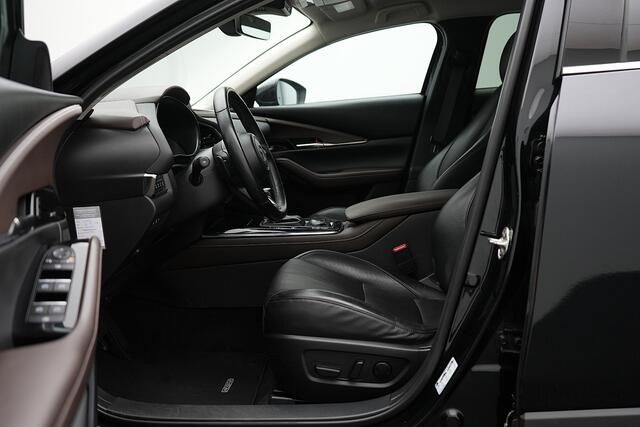 Mazda CX-30 2.0 e-SkyActiv-X Luxury i-Activesense automaat met afneembare trekhaak : dealer onderhouden