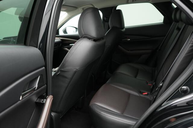 Mazda CX-30 2.0 e-SkyActiv-X Luxury i-Activesense automaat met afneembare trekhaak : dealer onderhouden