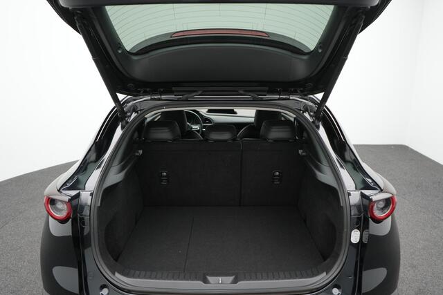 Mazda CX-30 2.0 e-SkyActiv-X Luxury i-Activesense automaat met afneembare trekhaak : dealer onderhouden