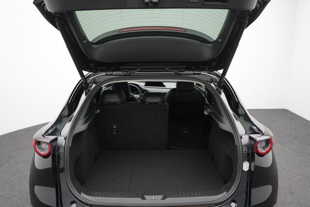 Mazda CX-30 2.0 e-SkyActiv-X Luxury i-Activesense automaat met afneembare trekhaak : dealer onderhouden