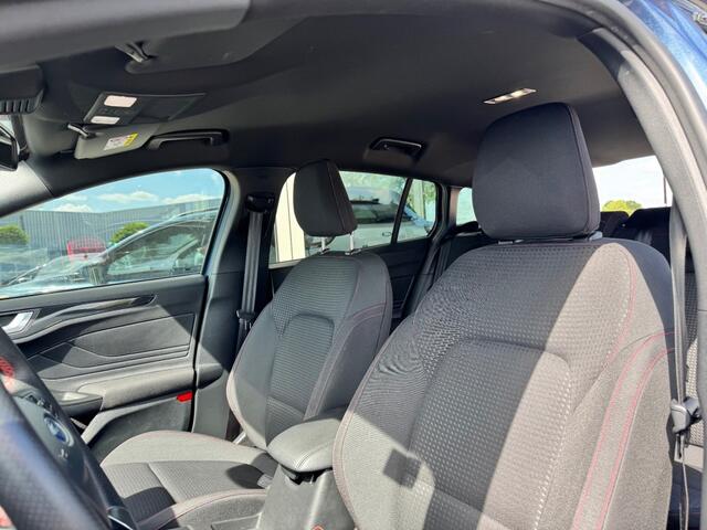 Ford Focus 1.0 ECOBOOST ST-LINE - Camera/Carplay ALL IN PRIJS