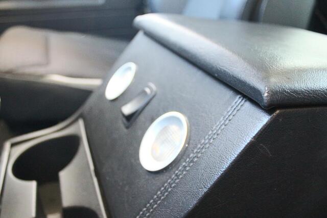 Land Rover Defender 2.4 TD 90 SW SVX 60th Anniversary De Uiver Special incl. Full Opties