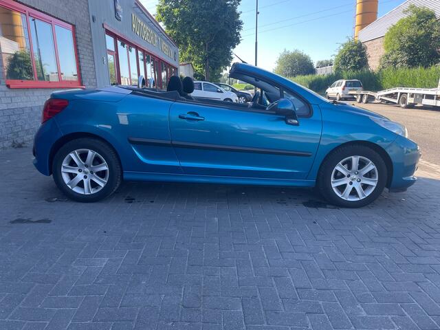 Peugeot 207 CC 1.6 VTi Premi�re