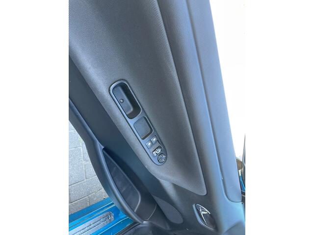 Peugeot 207 CC 1.6 VTi Premi�re