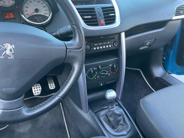 Peugeot 207 CC 1.6 VTi Premi�re