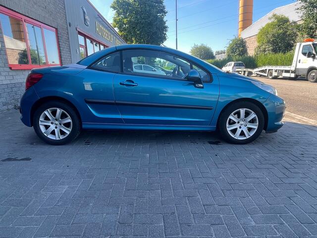 Peugeot 207 CC 1.6 VTi Premi�re