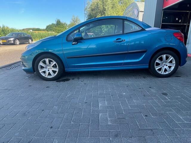 Peugeot 207 CC 1.6 VTi Premi�re