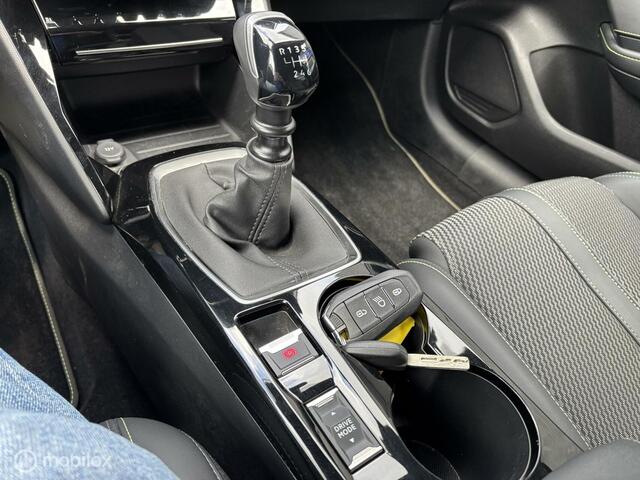 Peugeot 208 1.2 PureTech 100 GT Navigatie Carplay Camera Pdc Draadloze lader