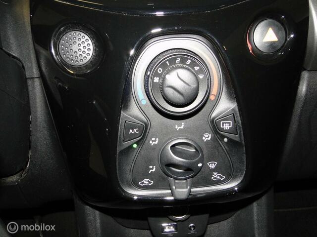 Peugeot 108 1.2 VTi Allure, benzine, schakel, 98.365 km