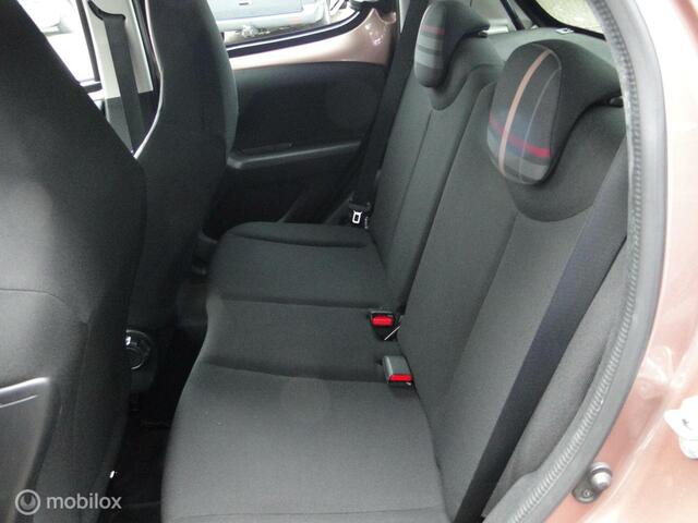 Peugeot 108 1.2 VTi Allure, benzine, schakel, 98.365 km
