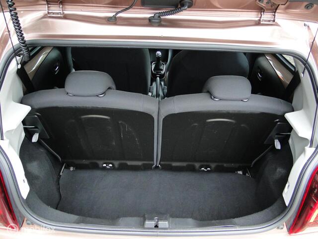 Peugeot 108 1.2 VTi Allure, benzine, schakel, 98.365 km